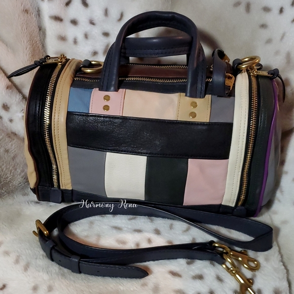 ISO Coach 2019 Runway 1941 Shuffle - Picture 4 of 5